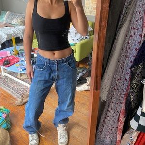 Baggy jeans perfect for street style